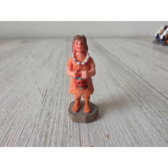 Lemax girl dress pumpkin basket Halloween people village accessory - Picture 1 of 7